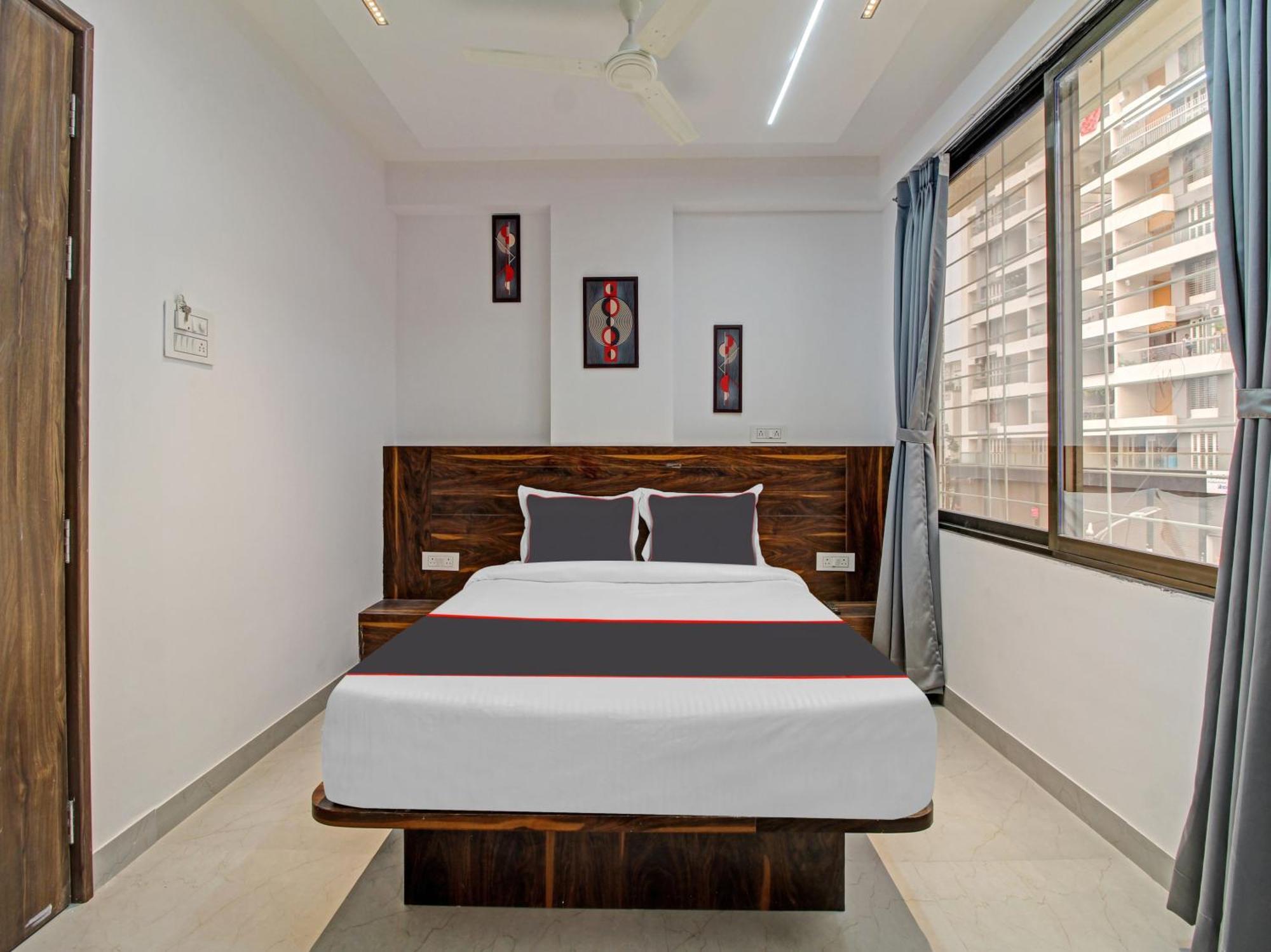 Collection O Crystal Hotel Pimpri-Chinchwad Eksteriør billede