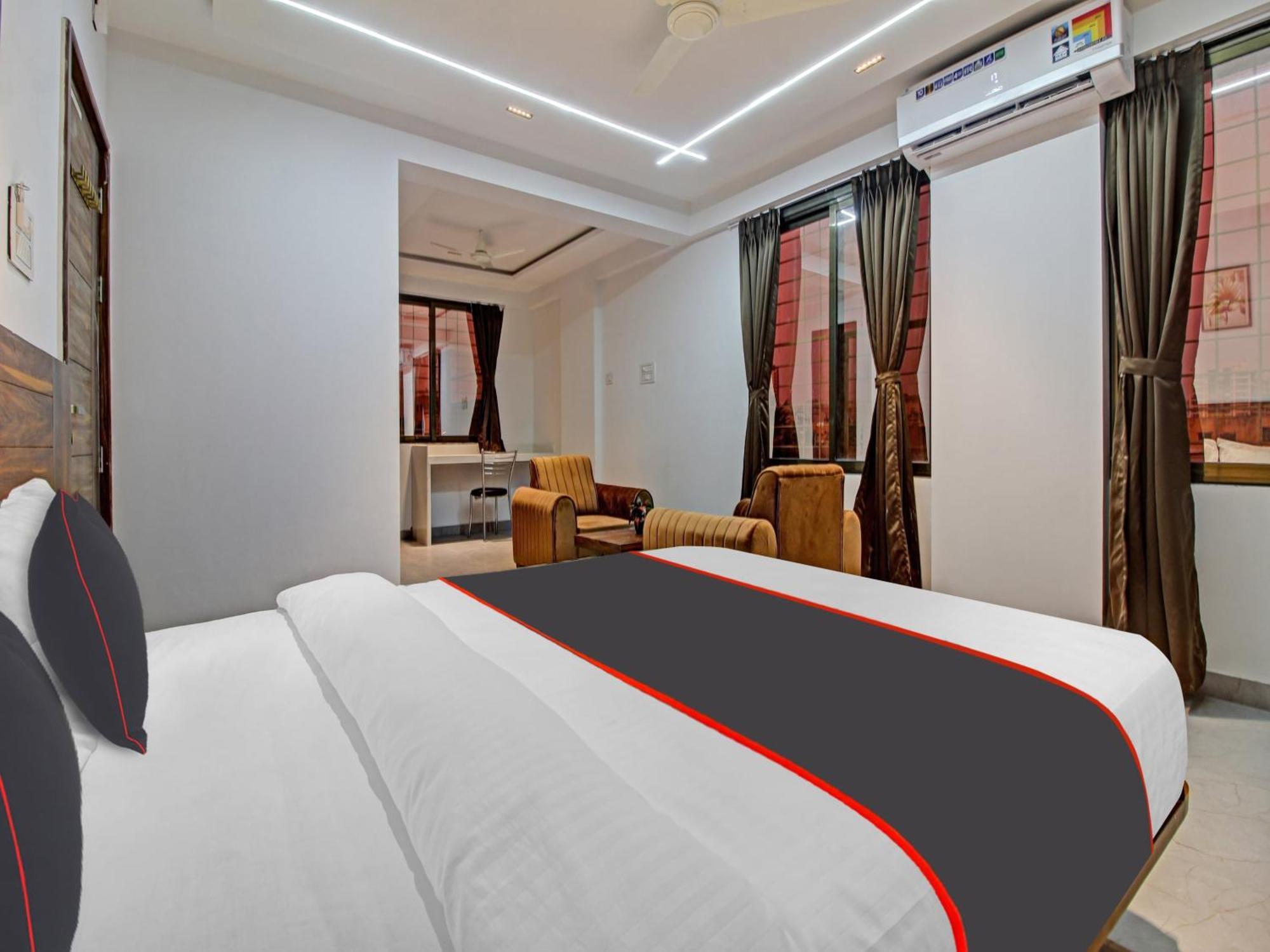 Collection O Crystal Hotel Pimpri-Chinchwad Eksteriør billede